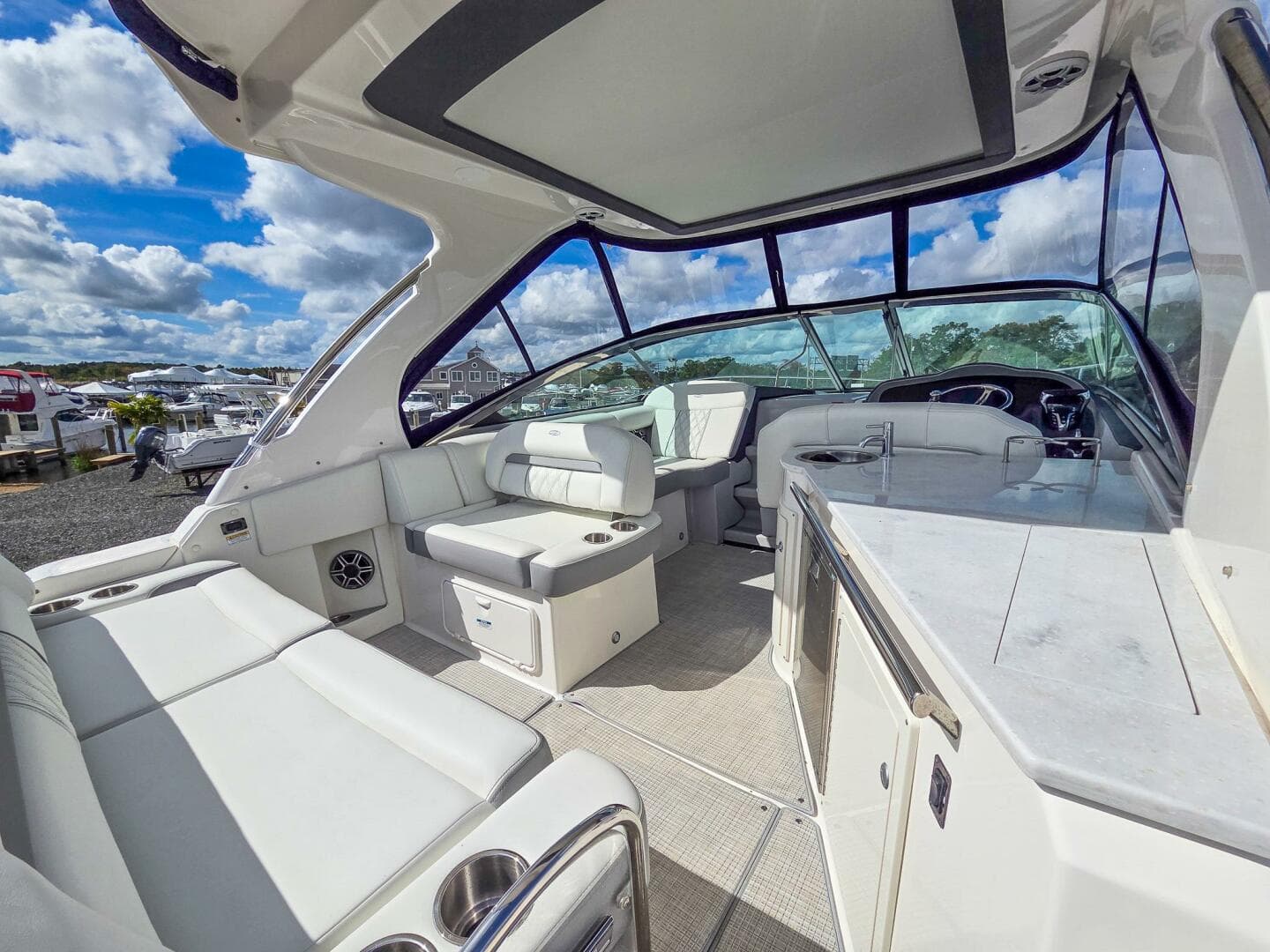 2026 Regal 33 Xo — photo 18