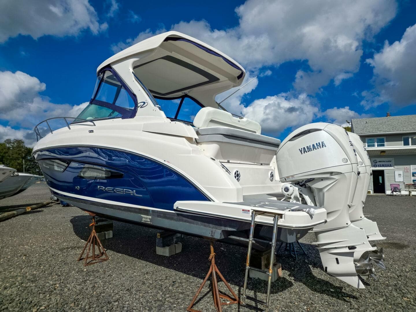 2026 Regal 33 Xo — photo 11