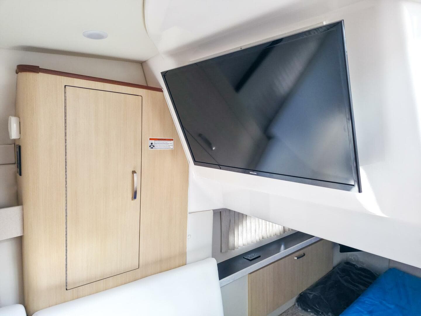 2026 Regal 33 Xo — photo 38