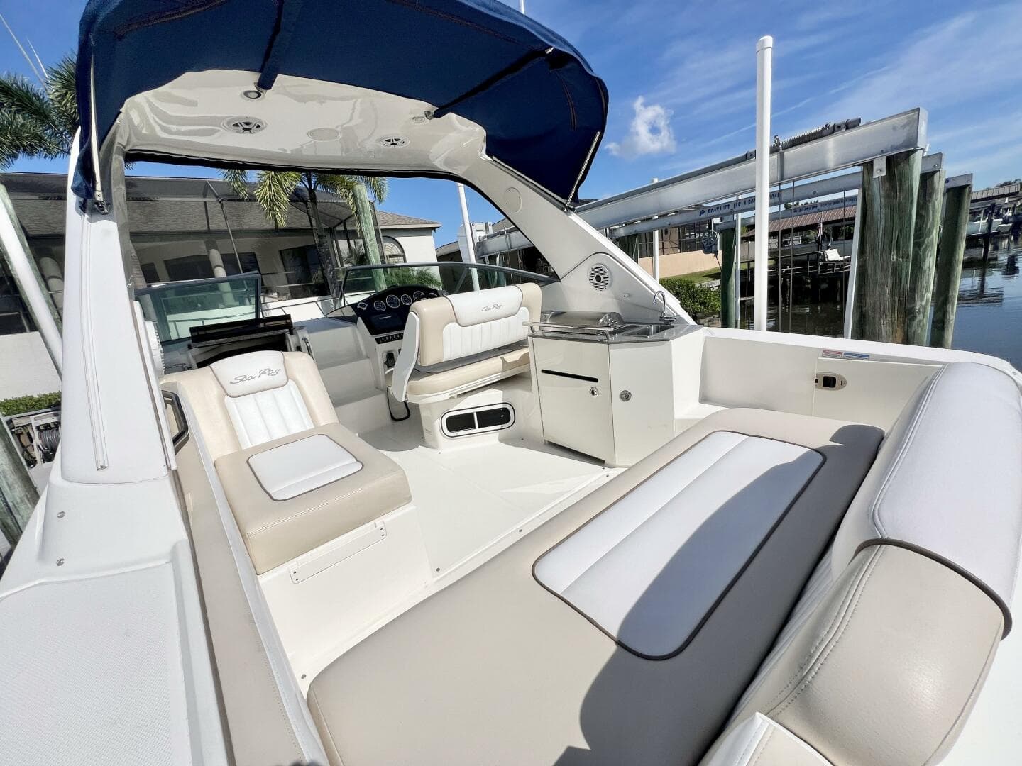 2012 Sea Ray 310 Sundancer — photo 6