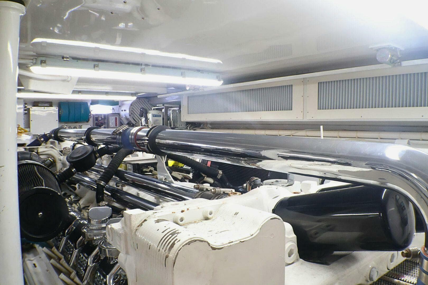 2001 Donzi 73 Sport Yacht — photo 71