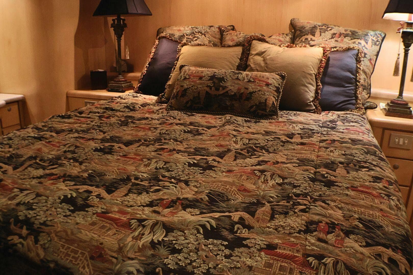 2001 Donzi 73 Sport Yacht — photo 26