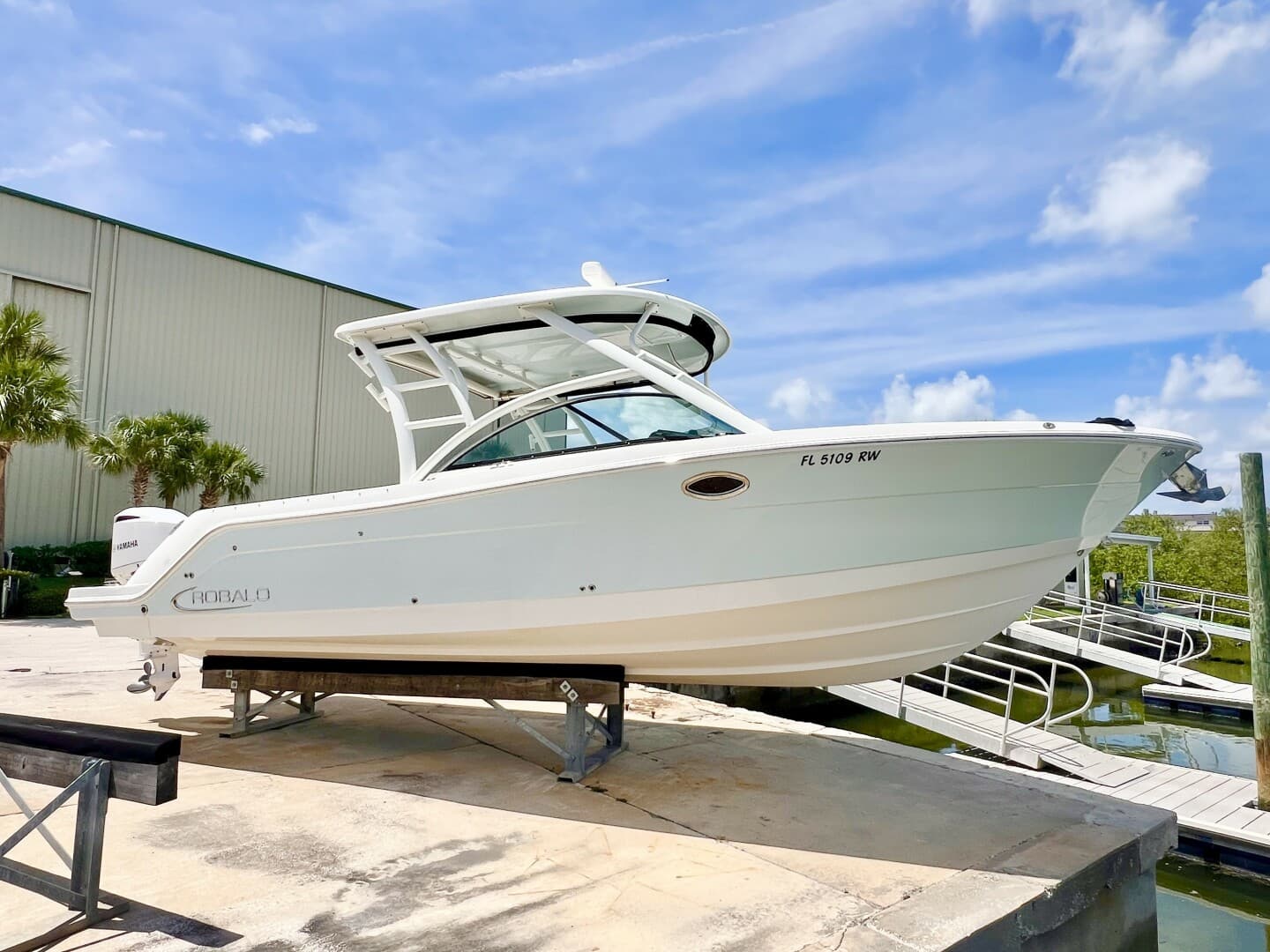 2019 Robalo R317 — photo 1