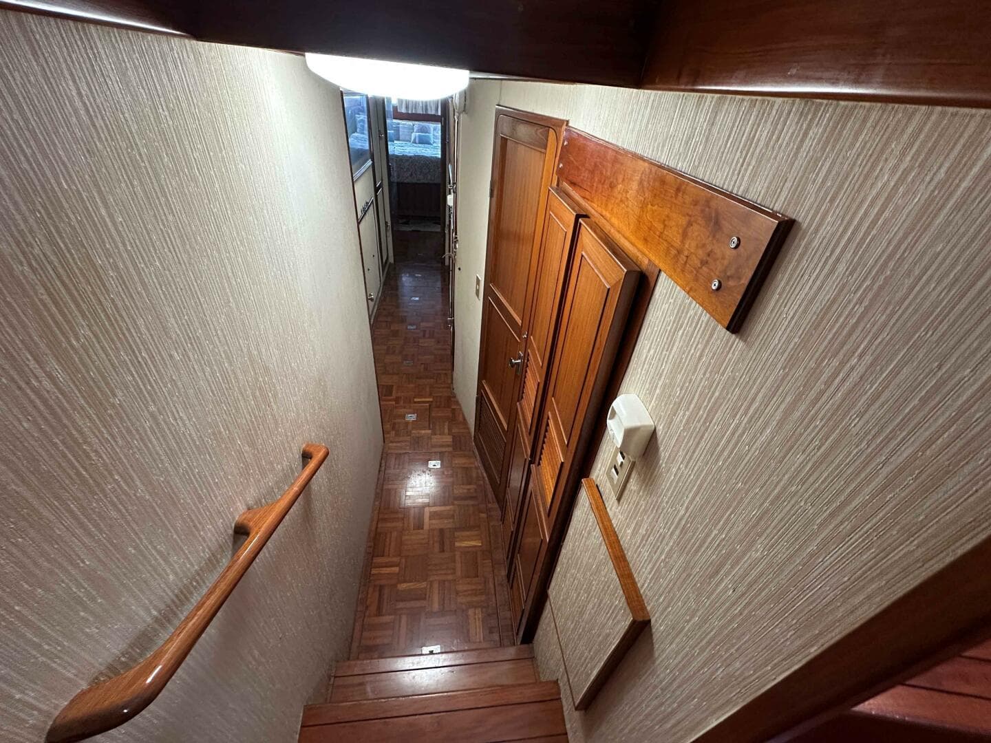 1989 Jefferson Marquessa 52 — photo 29