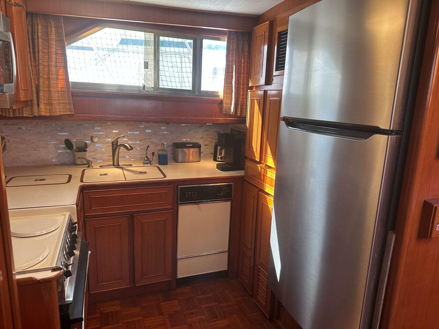 1989 Jefferson Marquessa 52 — photo 24