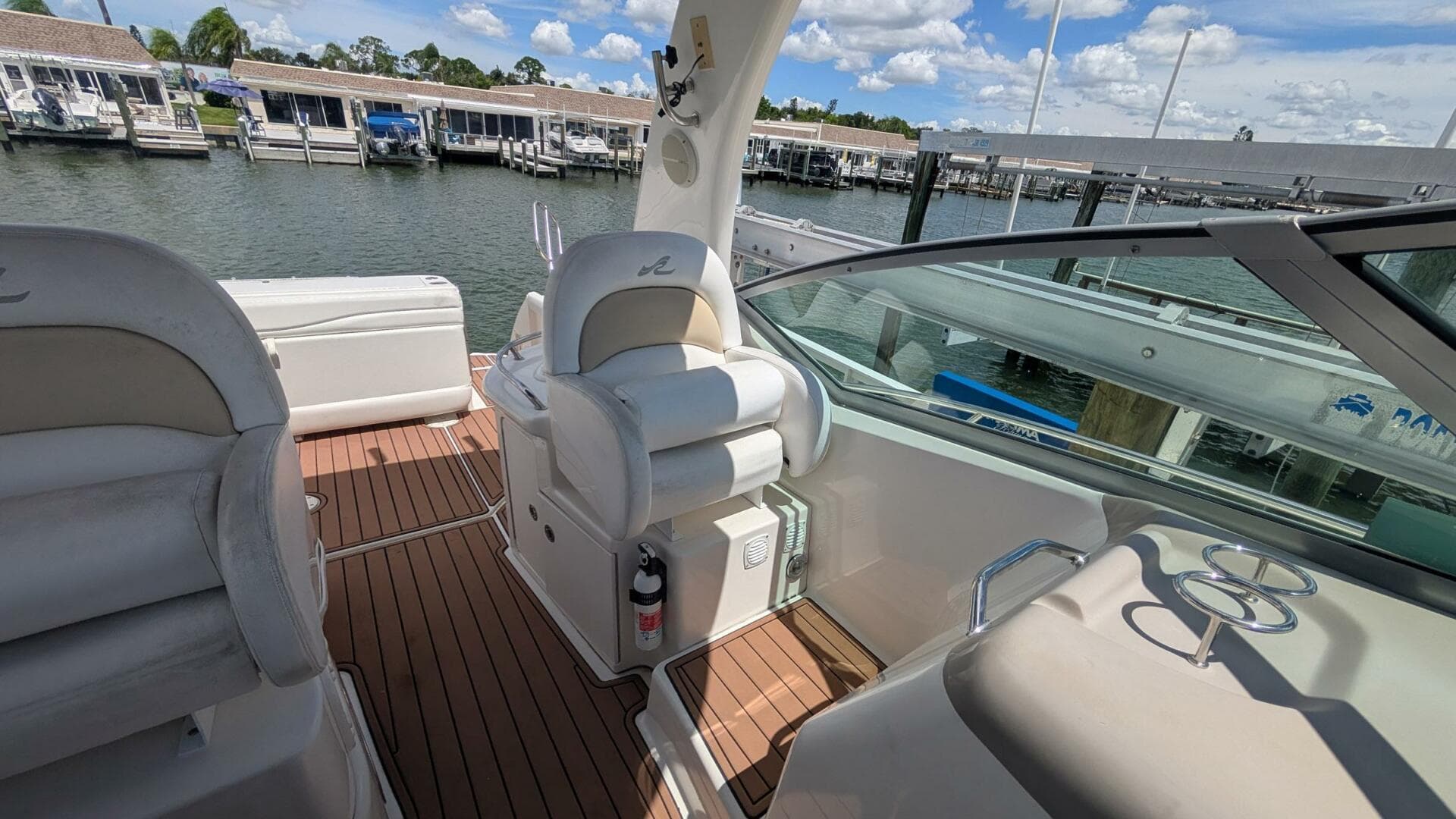 2008 Sea Ray 340 Sundancer Sportsman — photo 10