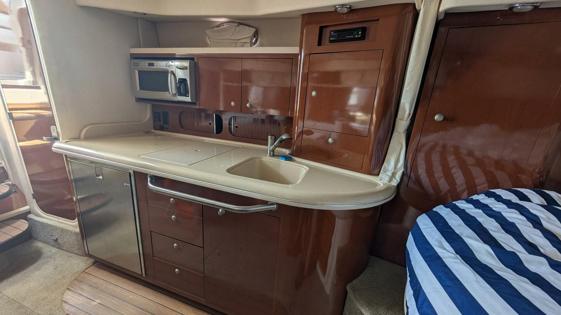 2008 Sea Ray 340 Sundancer Sportsman — photo 13