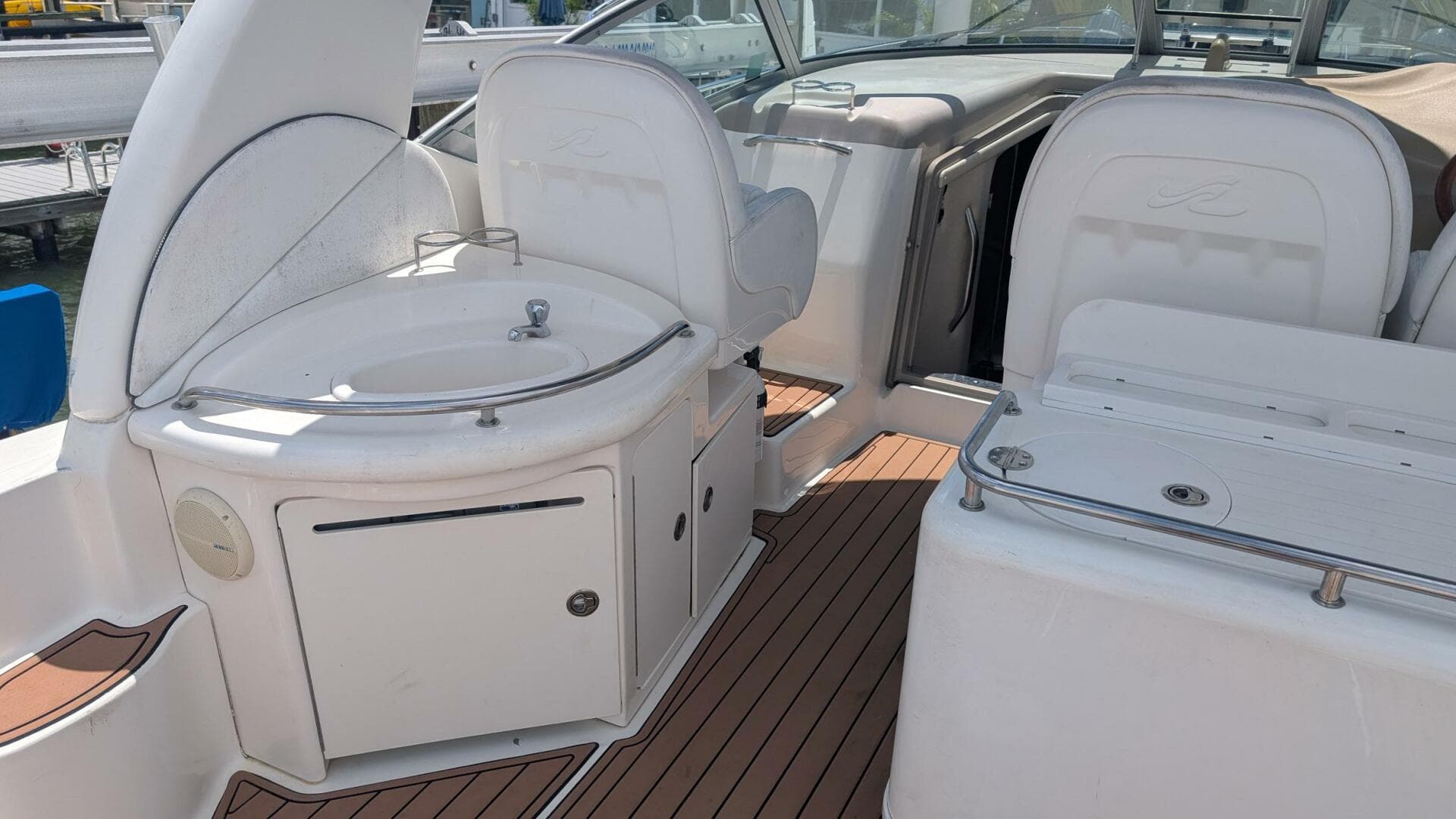 2008 Sea Ray 340 Sundancer Sportsman — photo 8