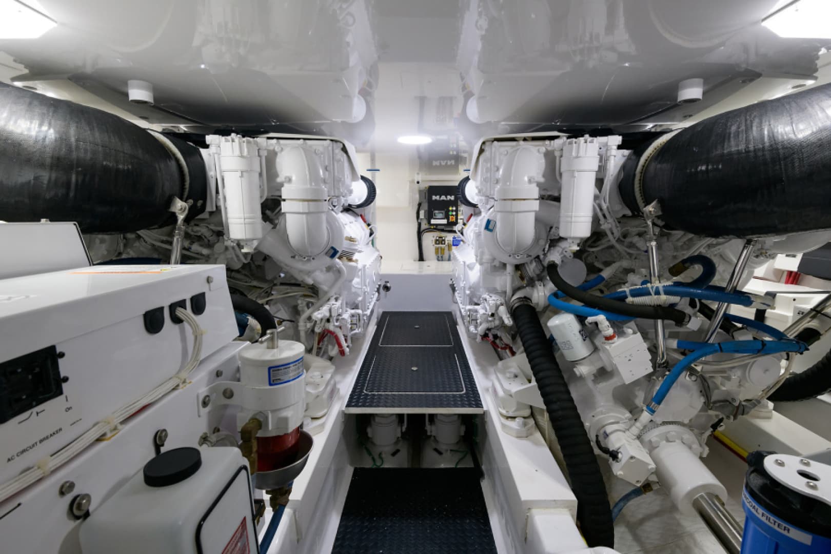 2017 Viking 48 Convertible — photo 27