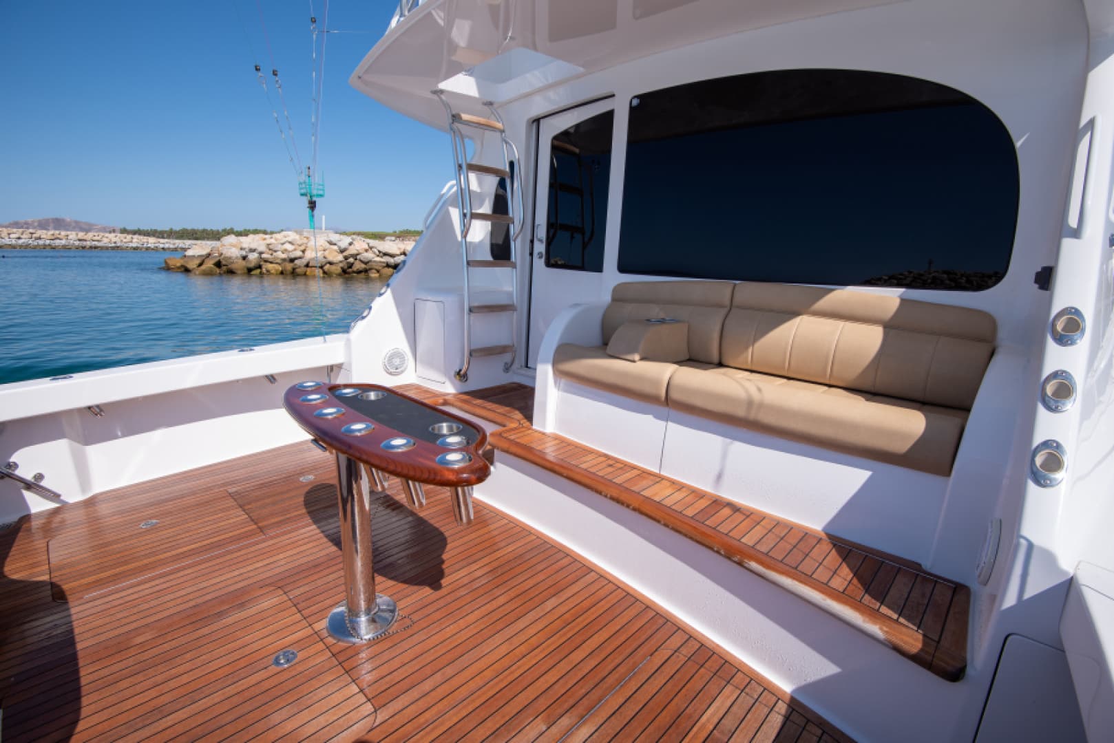 2017 Viking 48 Convertible — photo 5