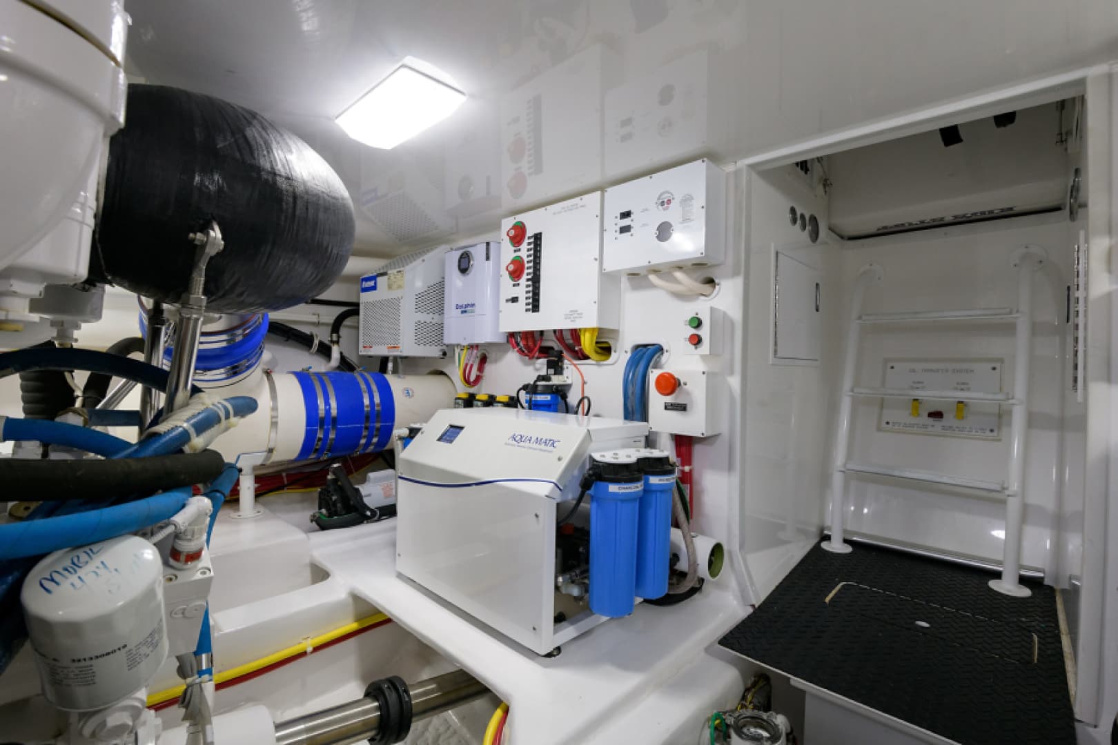 2017 Viking 48 Convertible — photo 38