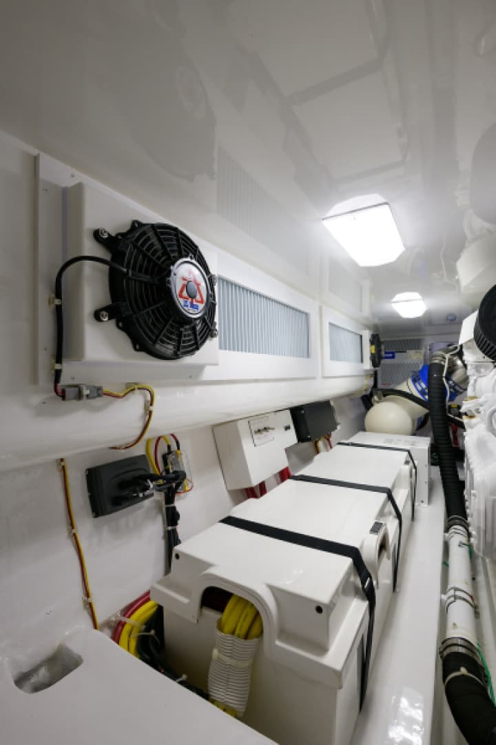 2017 Viking 48 Convertible — photo 32