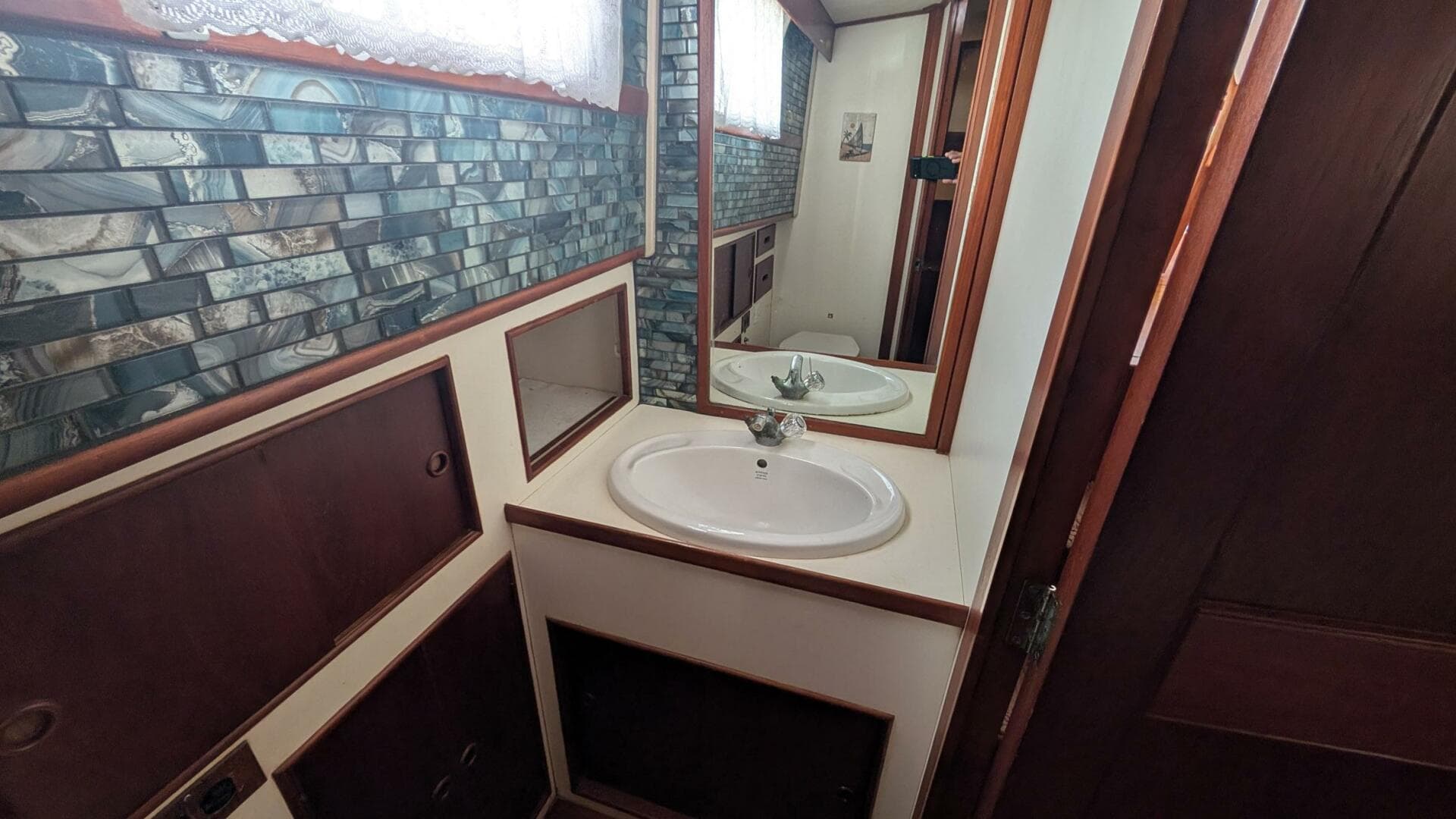 1983 Grand Banks 42 Classic — photo 17