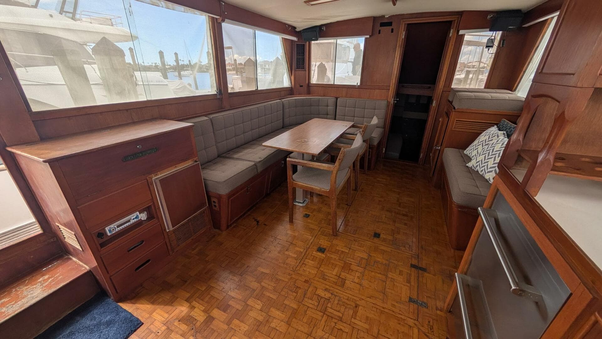 1983 Grand Banks 42 Classic — photo 8