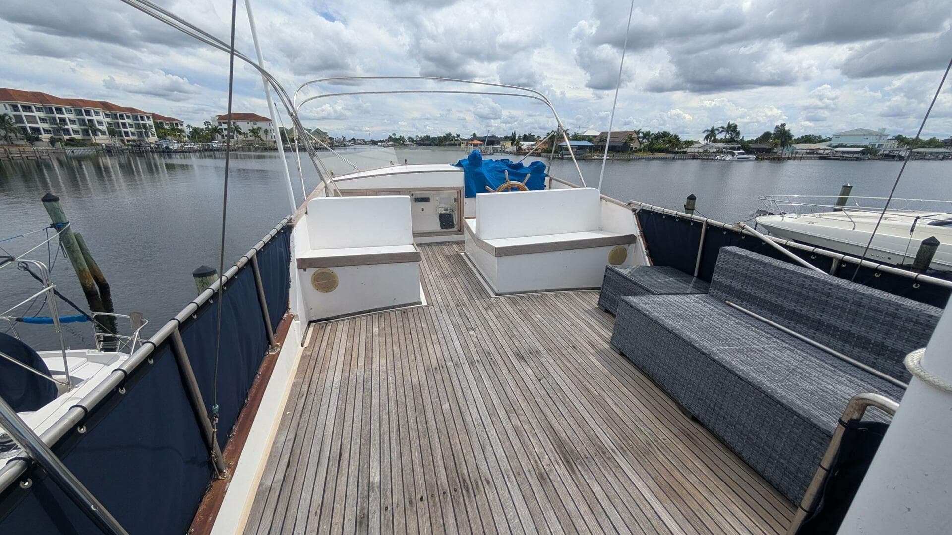 1983 Grand Banks 42 Classic — photo 4