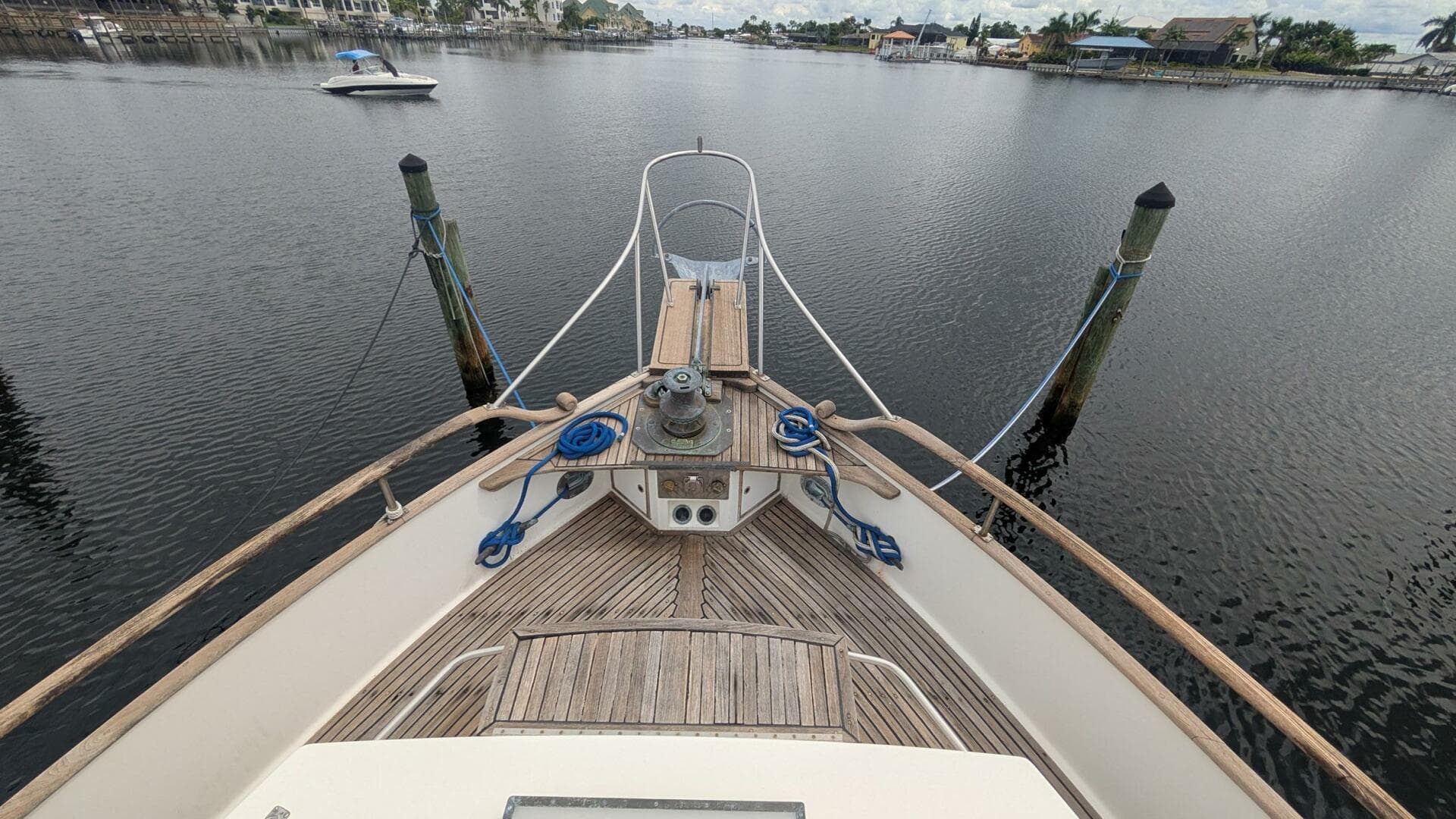 1983 Grand Banks 42 Classic — photo 3
