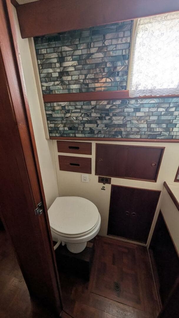 1983 Grand Banks 42 Classic — photo 16