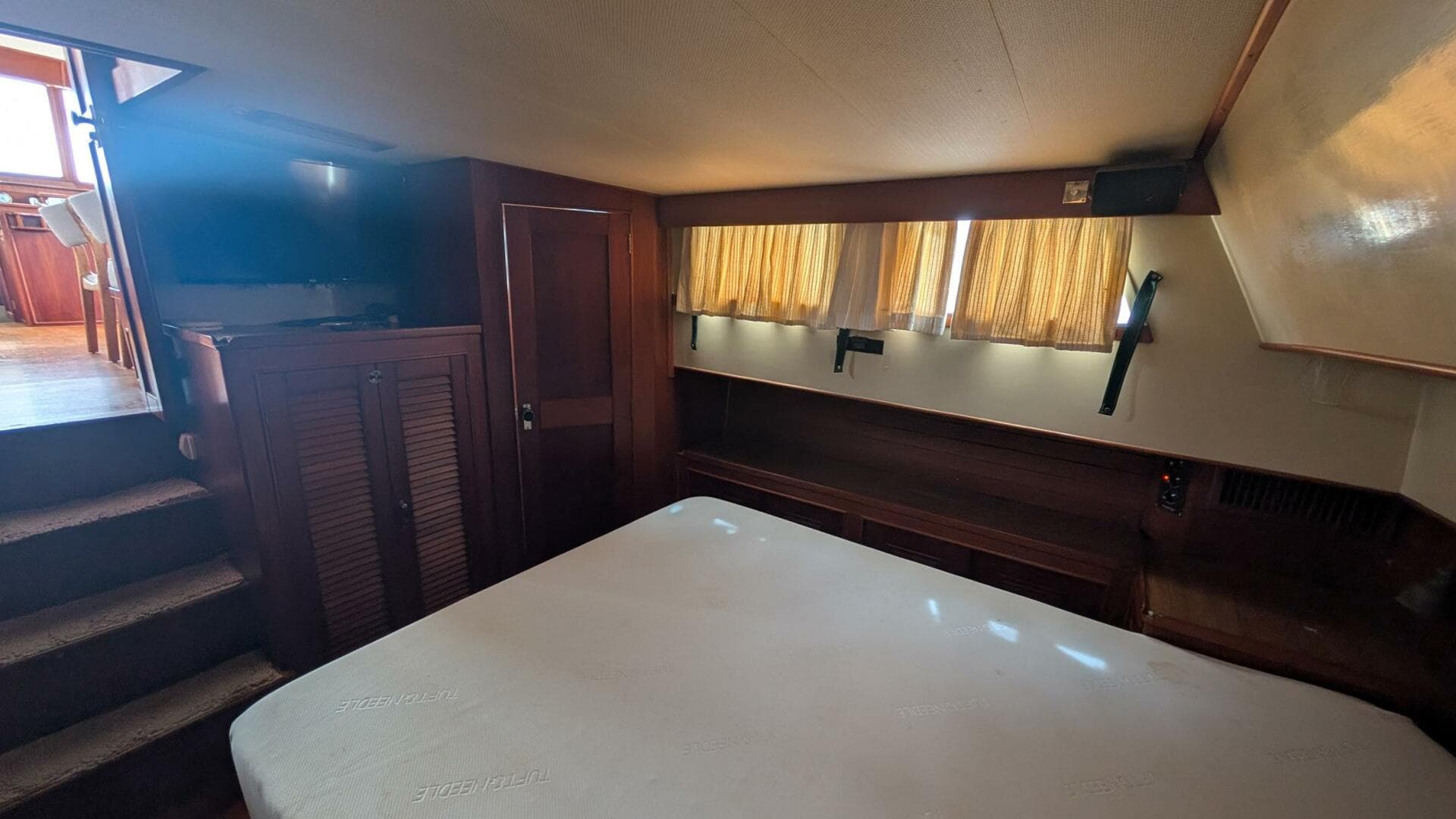 1983 Grand Banks 42 Classic — photo 21