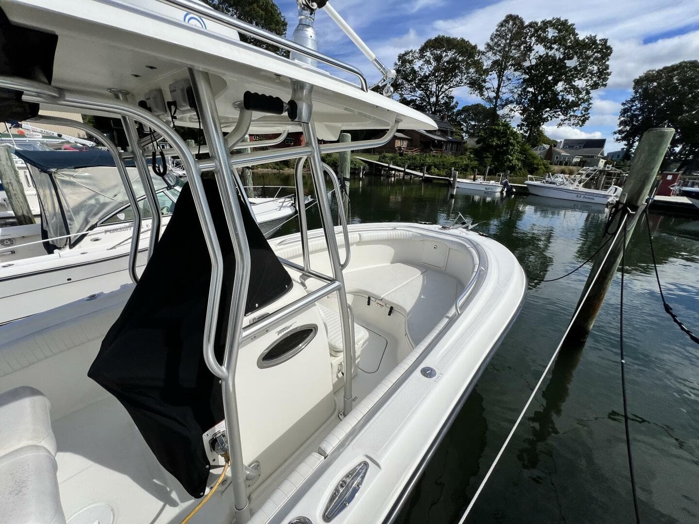 2009 Hydra-Sports 2500 Vector — photo 11