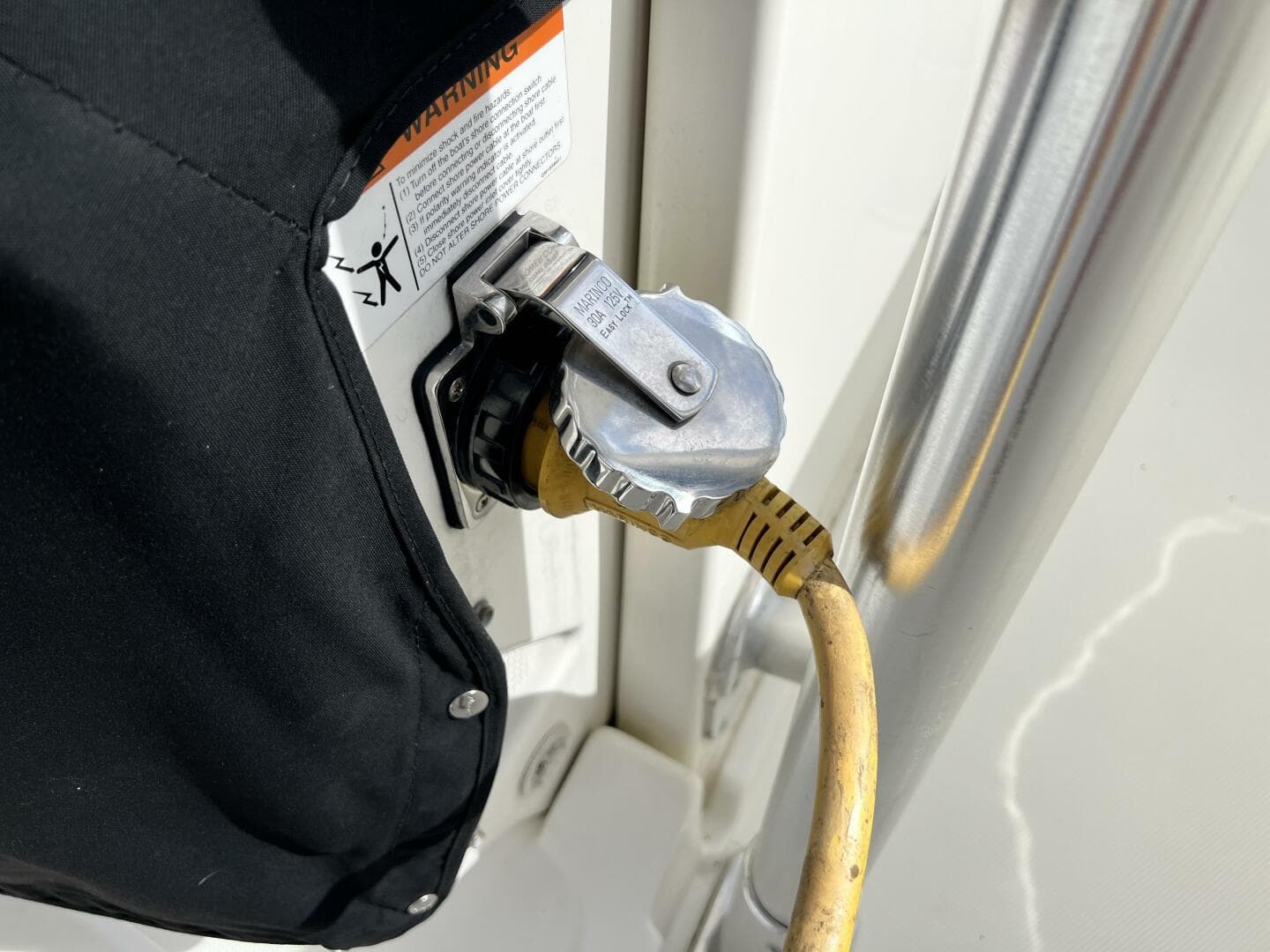 2009 Hydra-Sports 2500 Vector — photo 25