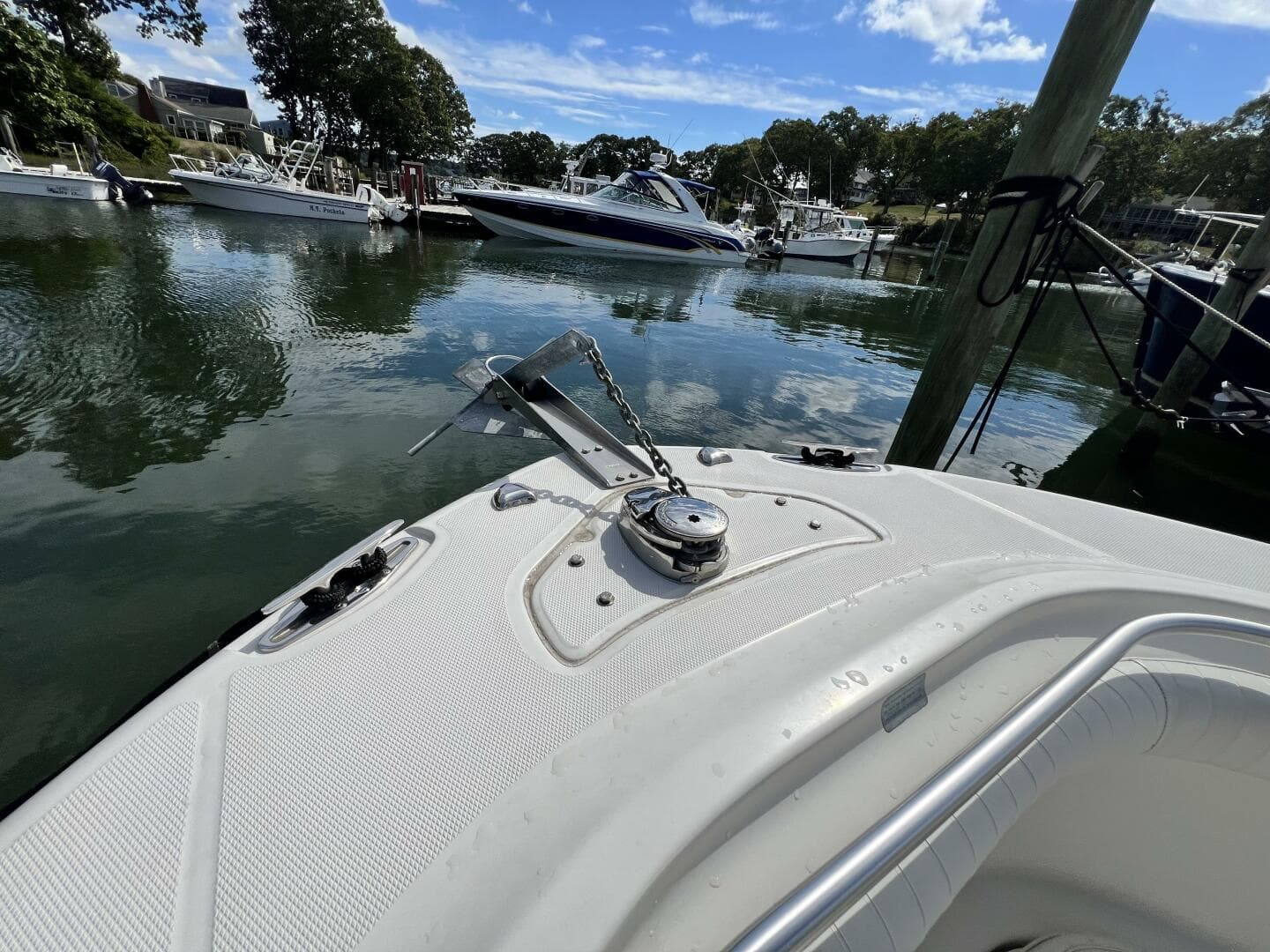 2009 Hydra-Sports 2500 Vector — photo 19