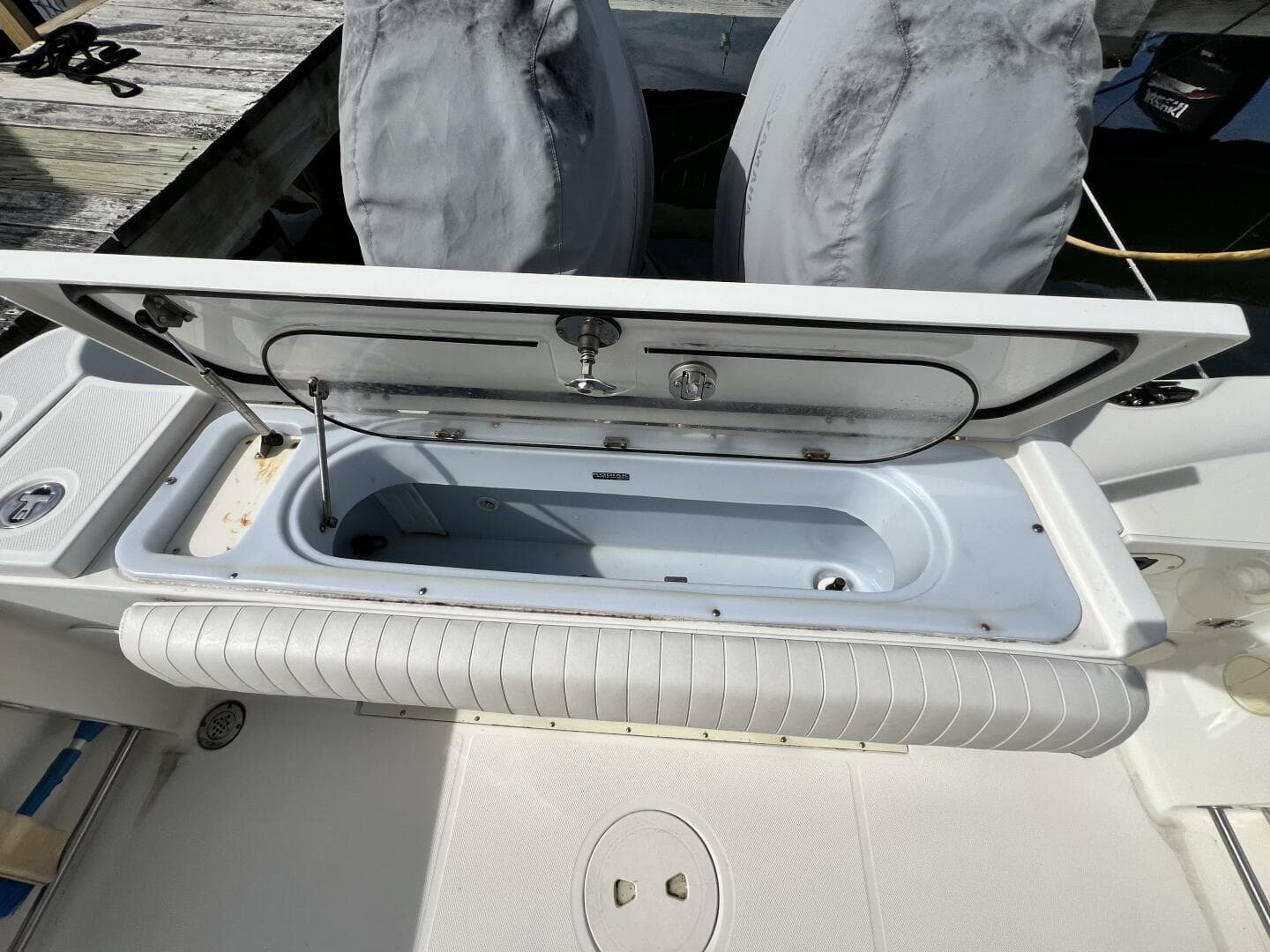 2009 Hydra-Sports 2500 Vector — photo 17