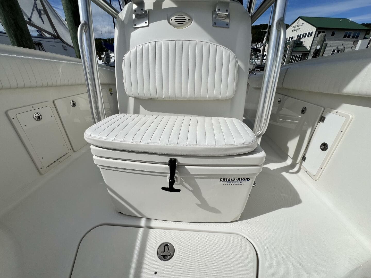 2009 Hydra-Sports 2500 Vector — photo 20