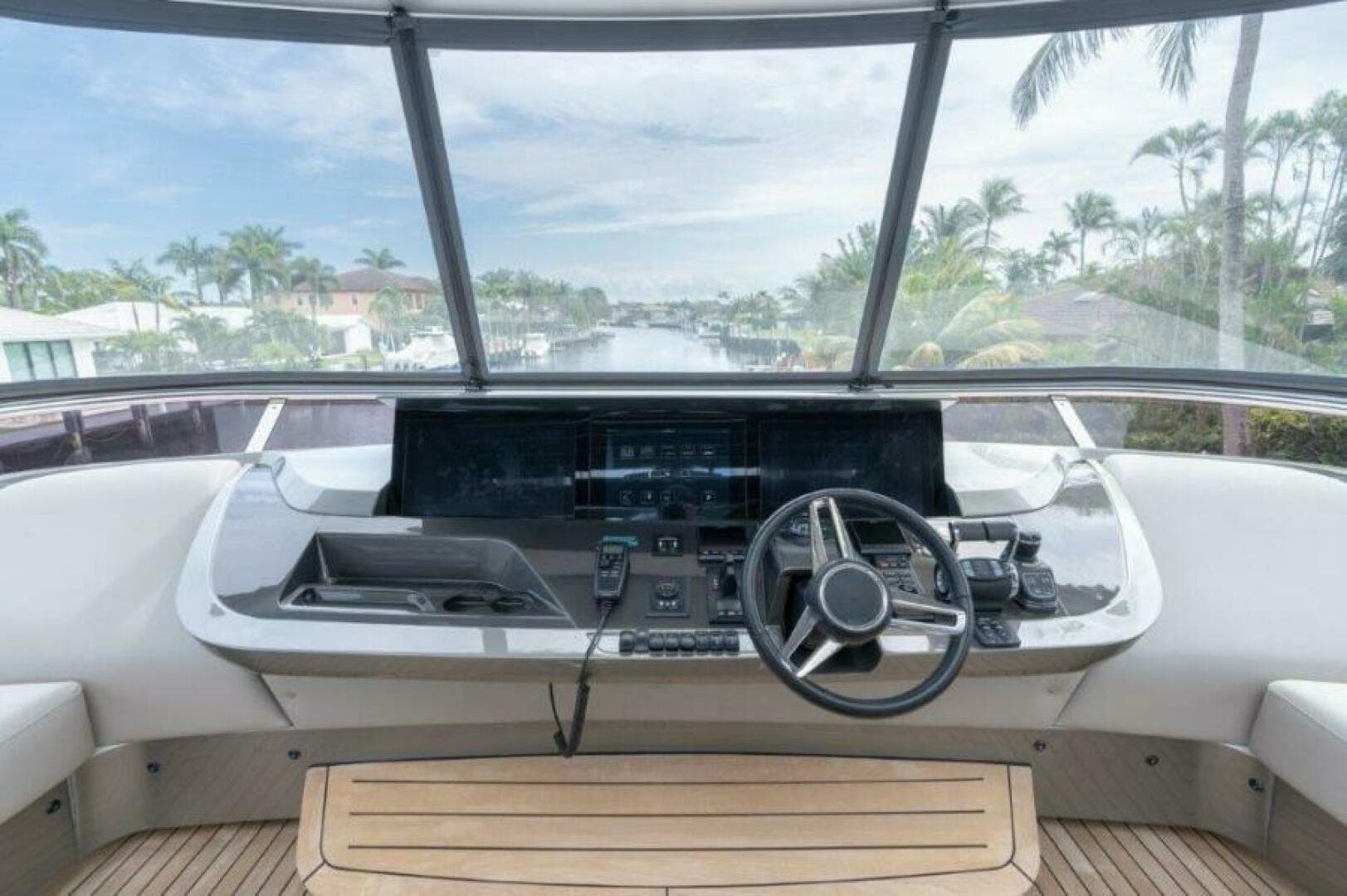 2019 Princess Motor Yacht — photo 40