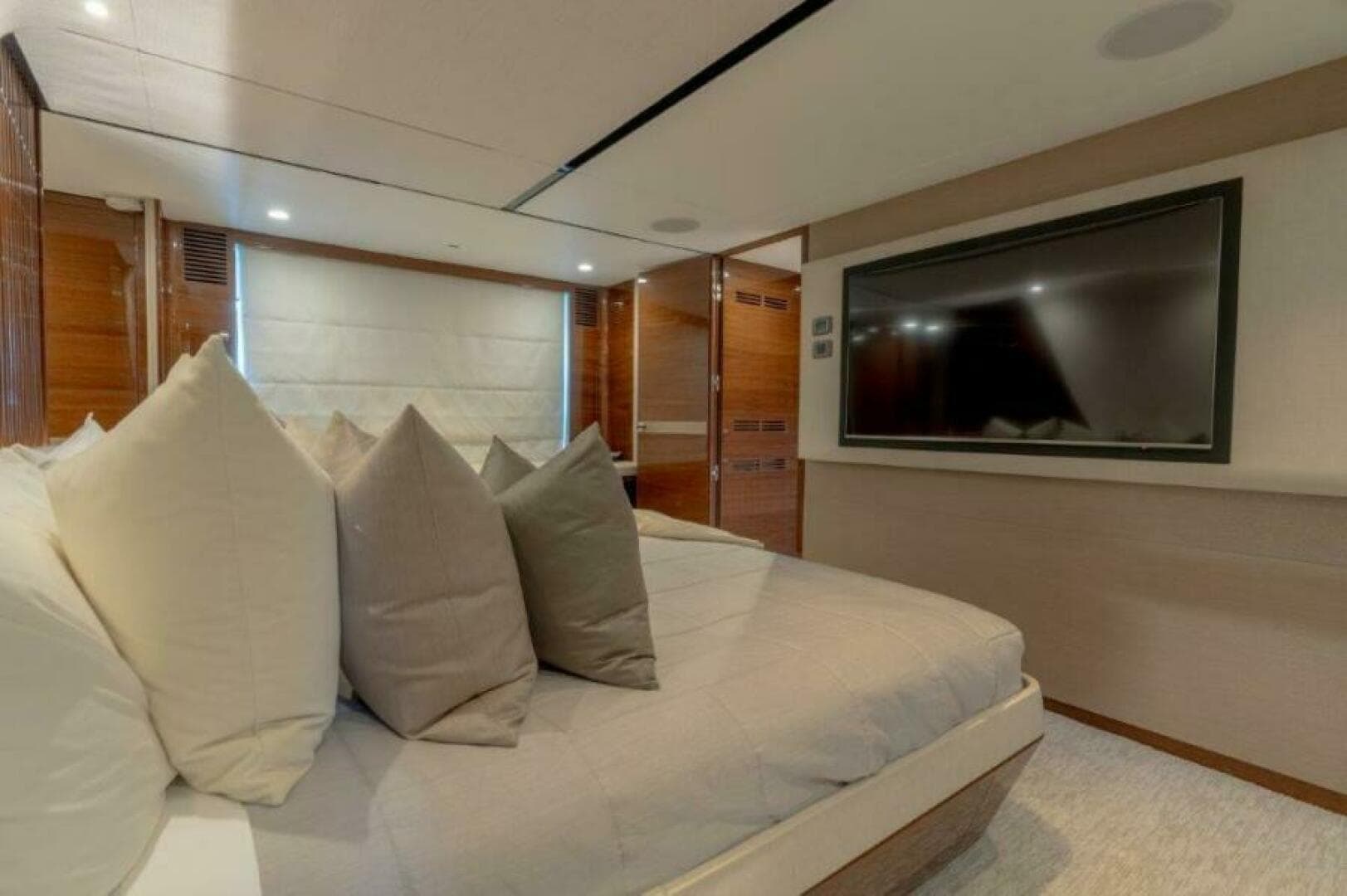 2019 Princess Motor Yacht — photo 8