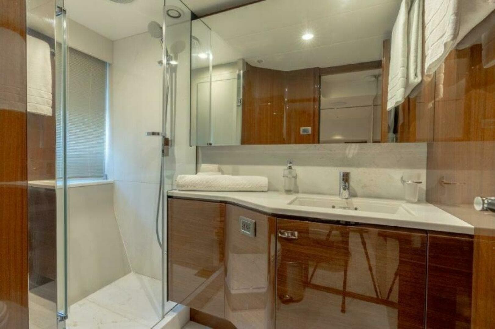 2019 Princess Motor Yacht — photo 16