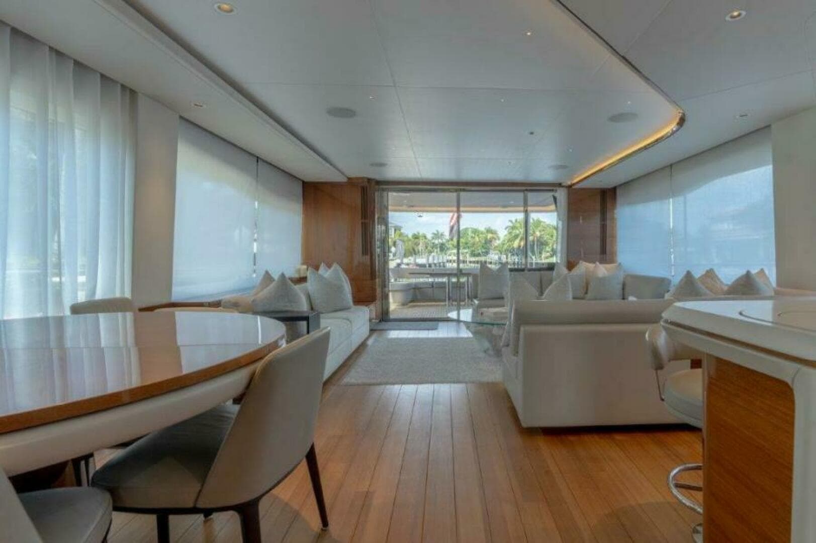 2019 Princess Motor Yacht — photo 7