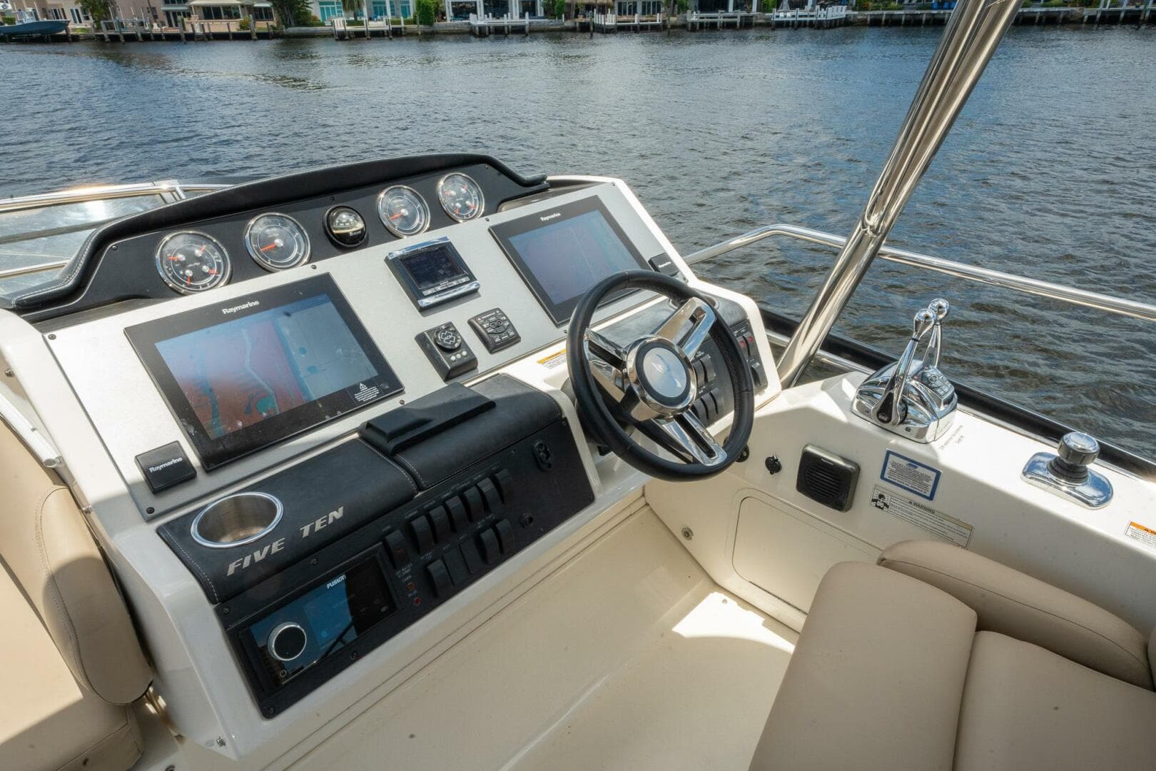 2016 Sea Ray 510 Fly — photo 33