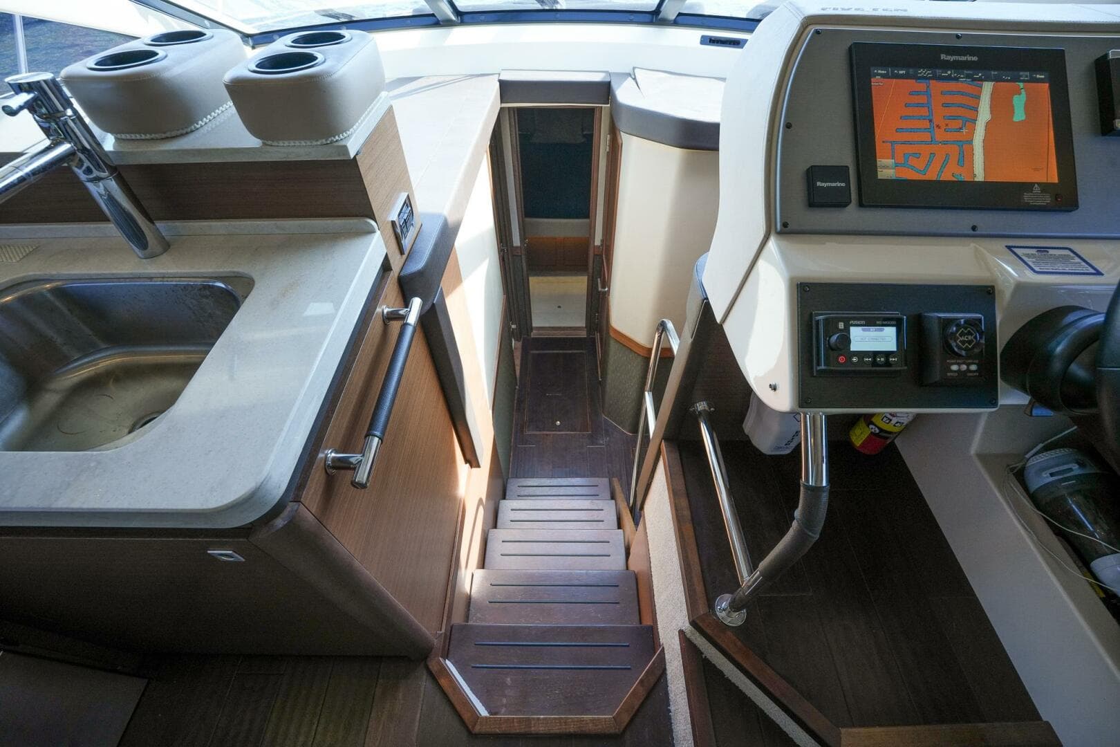 2016 Sea Ray 510 Fly — photo 23