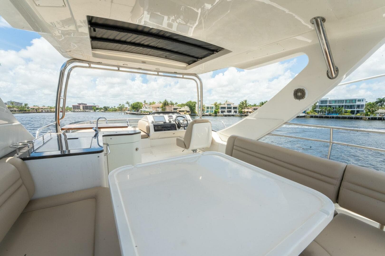 2016 Sea Ray 510 Fly — photo 38