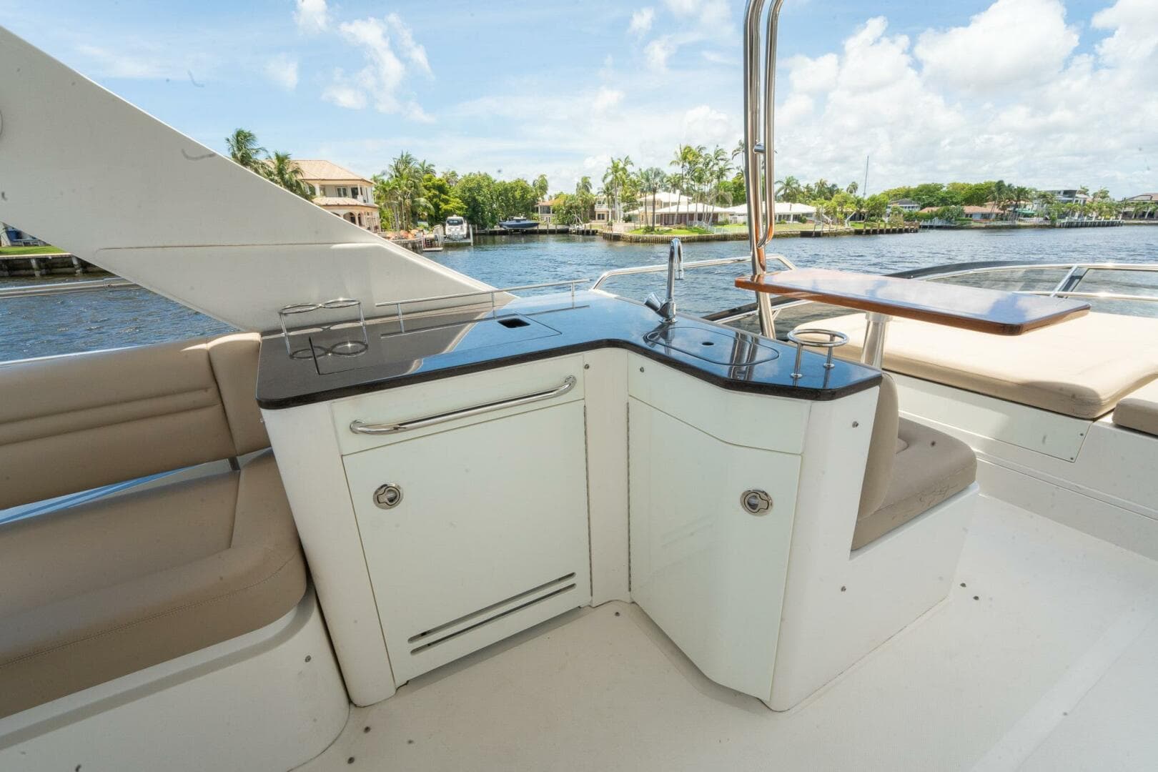 2016 Sea Ray 510 Fly — photo 36