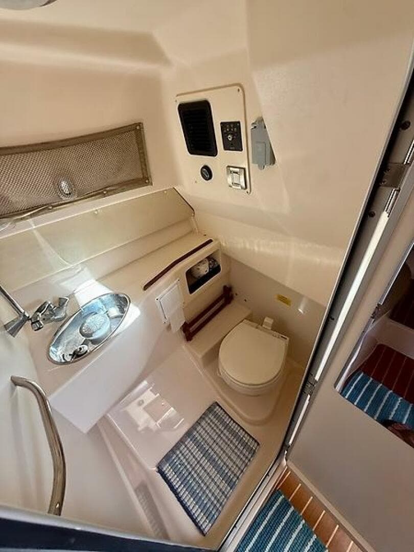 2007 Grady-White 305 Express — photo 29