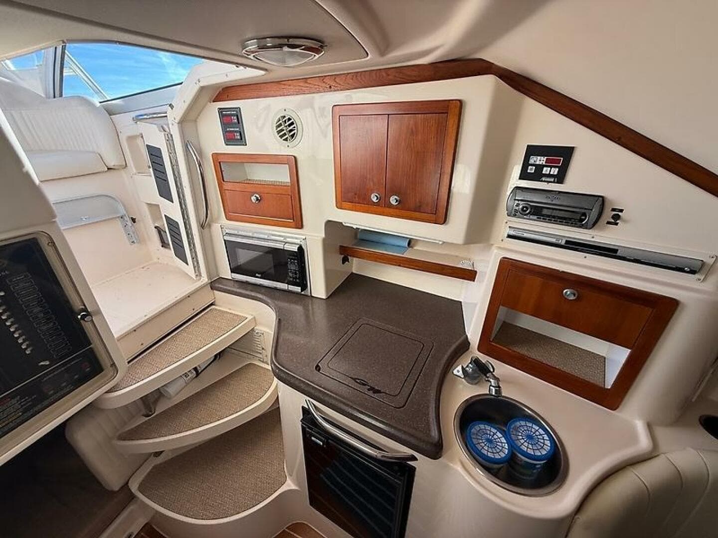 2007 Grady-White 305 Express — photo 26