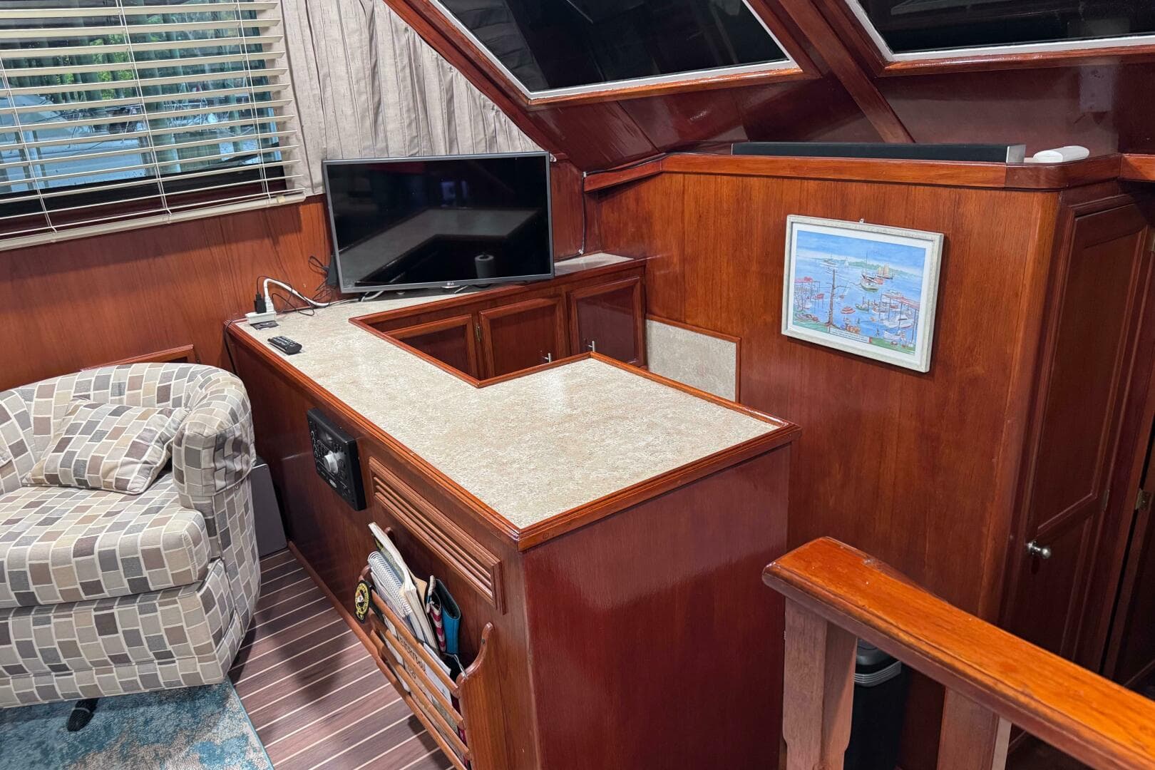 1986 Egg Harbor 37 Convertible — photo 10