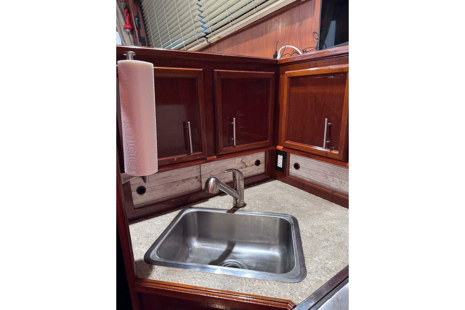 1986 Egg Harbor 37 Convertible — photo 16