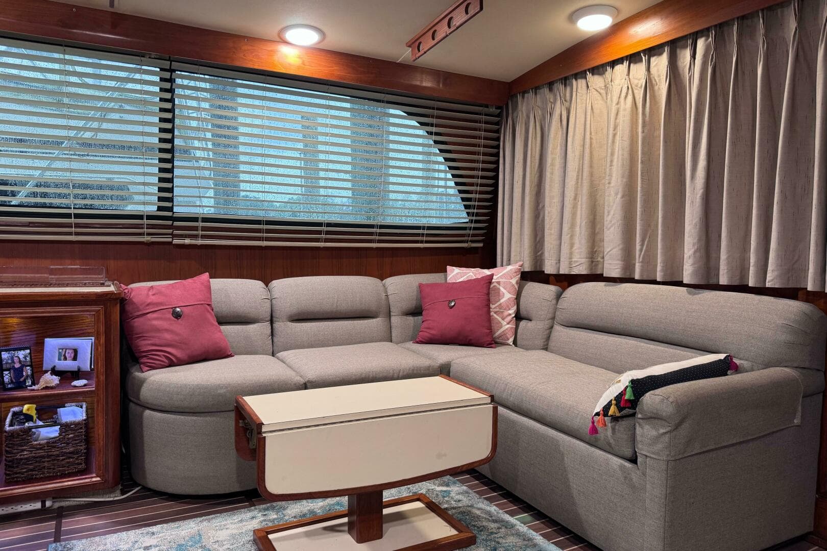 1986 Egg Harbor 37 Convertible — photo 8