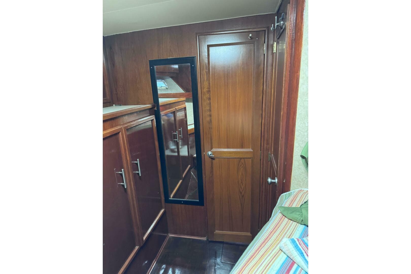 1986 Egg Harbor 37 Convertible — photo 20