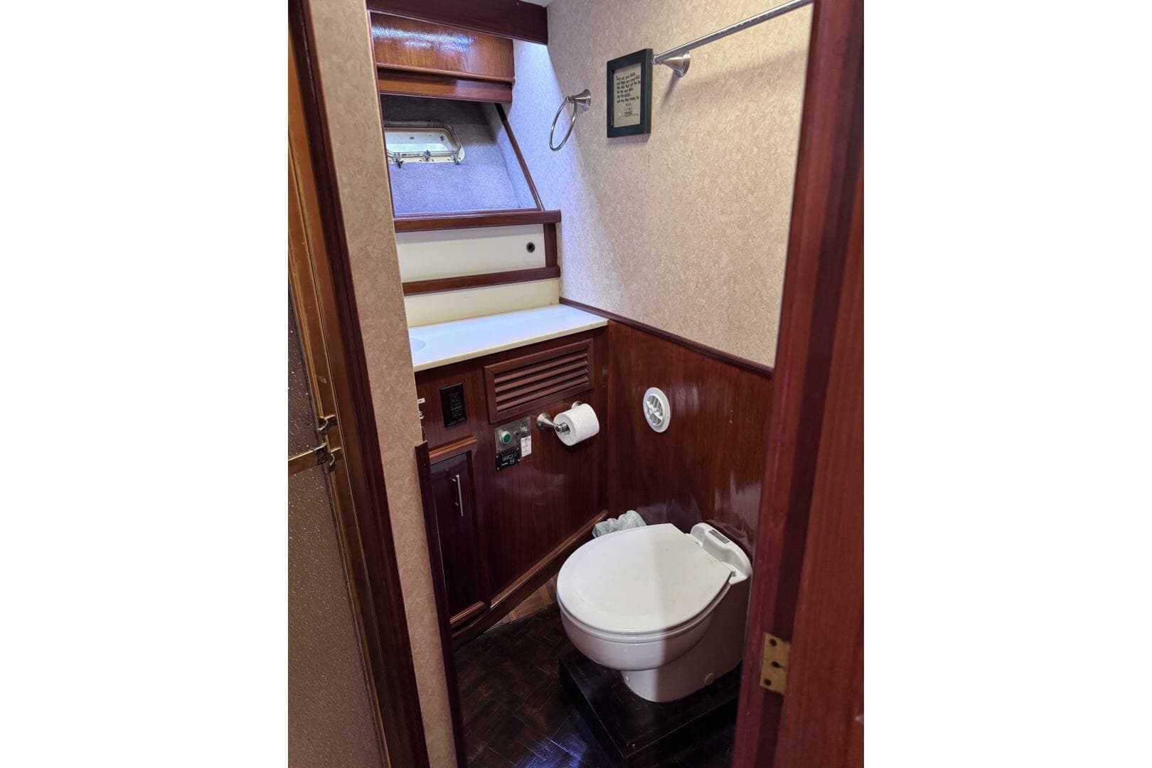 1986 Egg Harbor 37 Convertible — photo 22