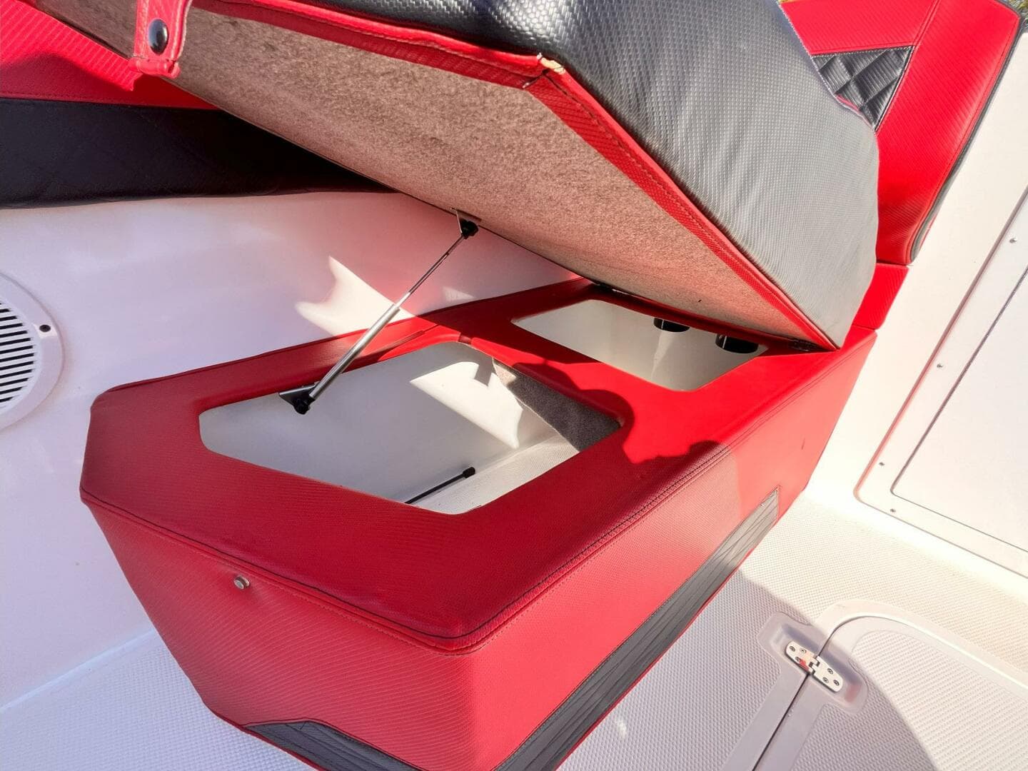 2014 Avanti 36 — photo 12