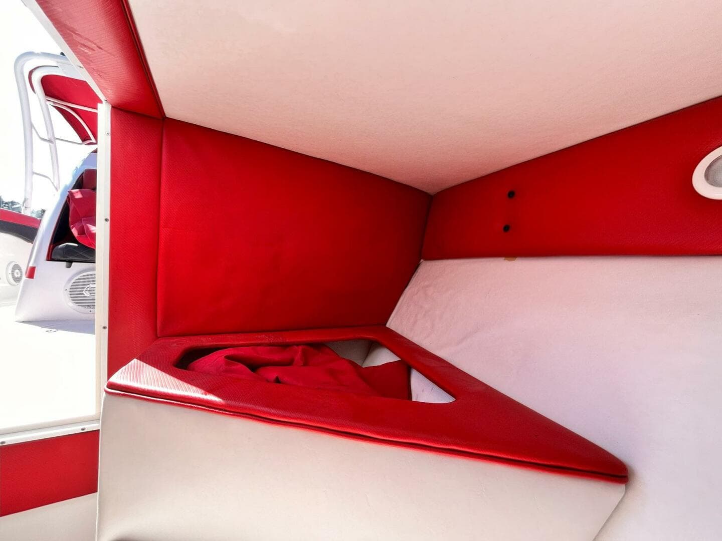 2014 Avanti 36 — photo 36