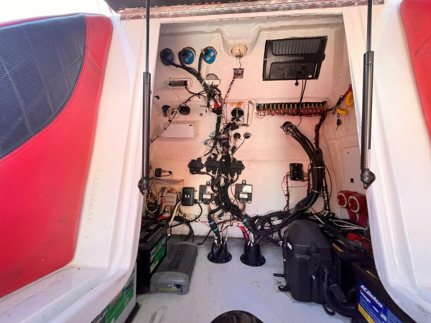 2014 Avanti 36 — photo 14