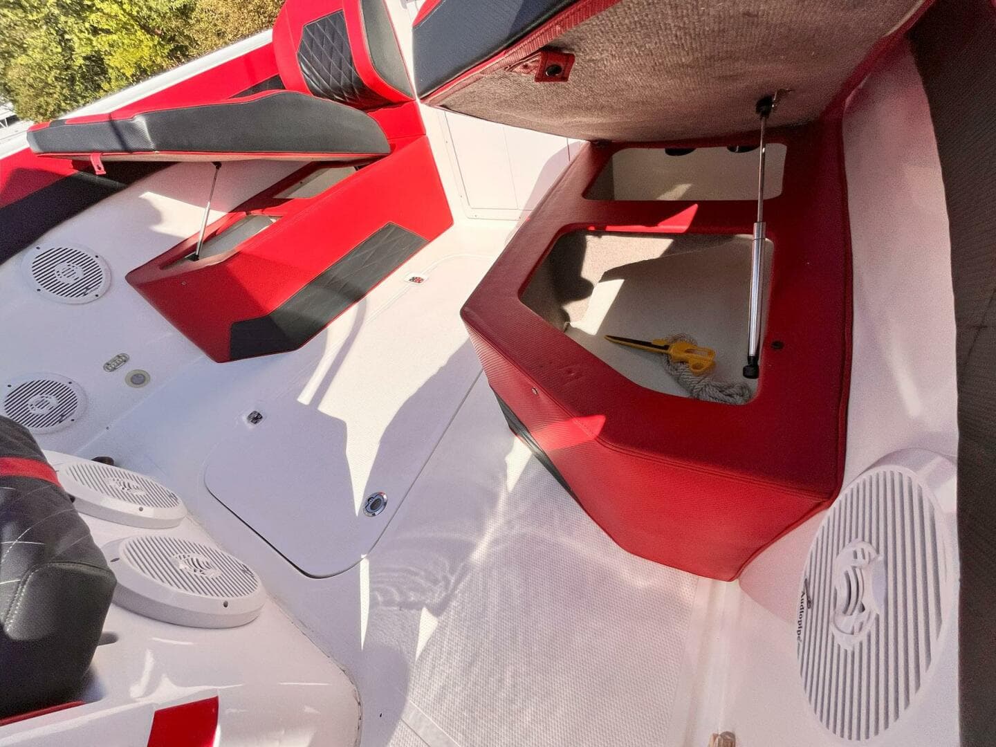 2014 Avanti 36 — photo 11