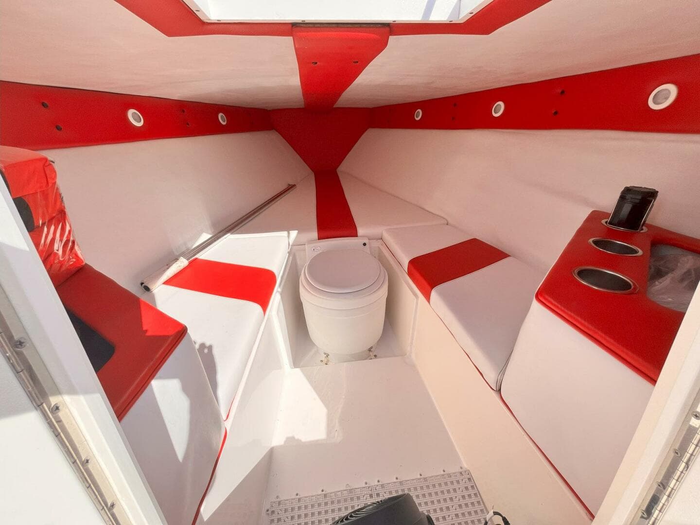 2014 Avanti 36 — photo 32