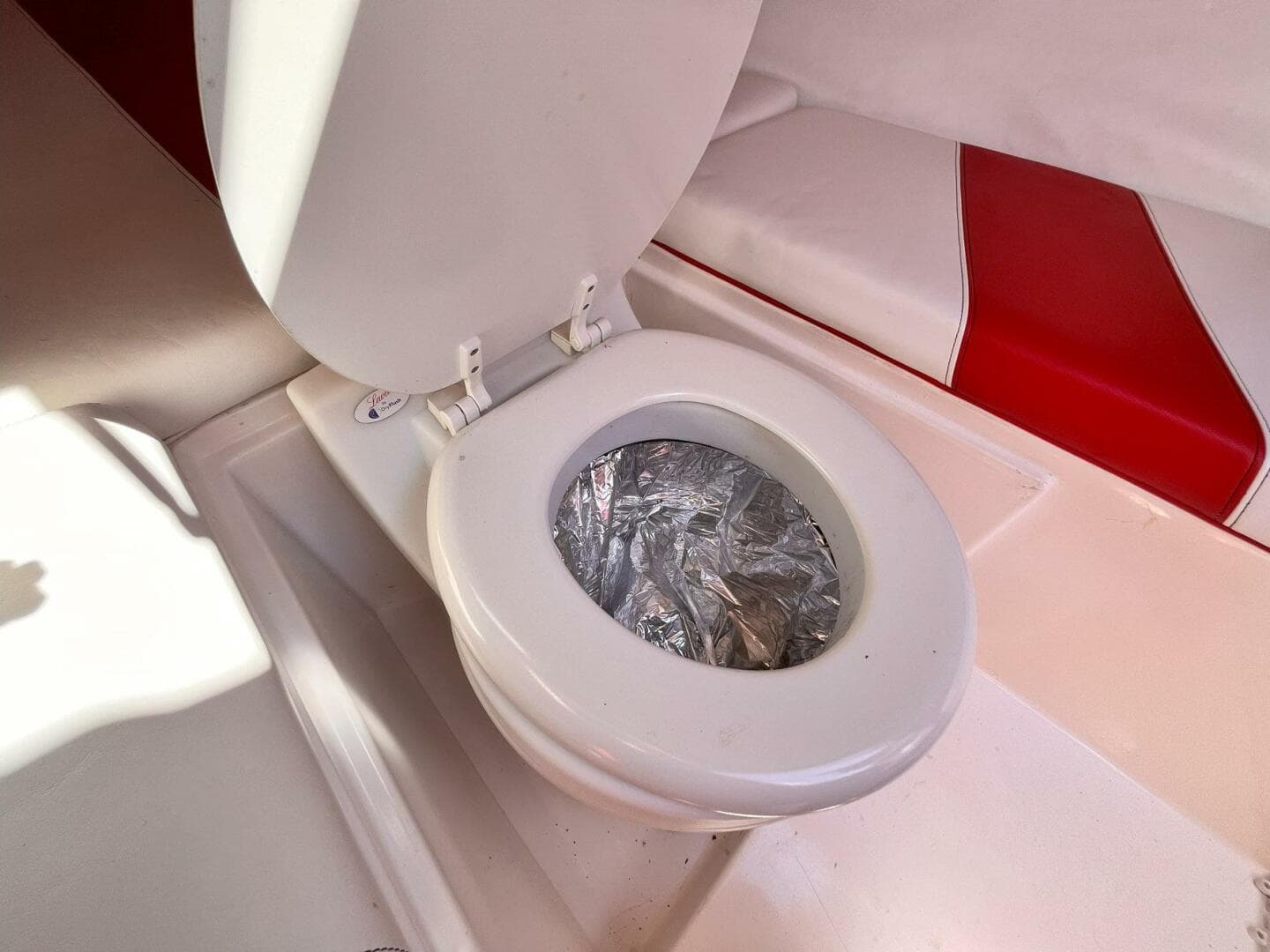 2014 Avanti 36 — photo 37