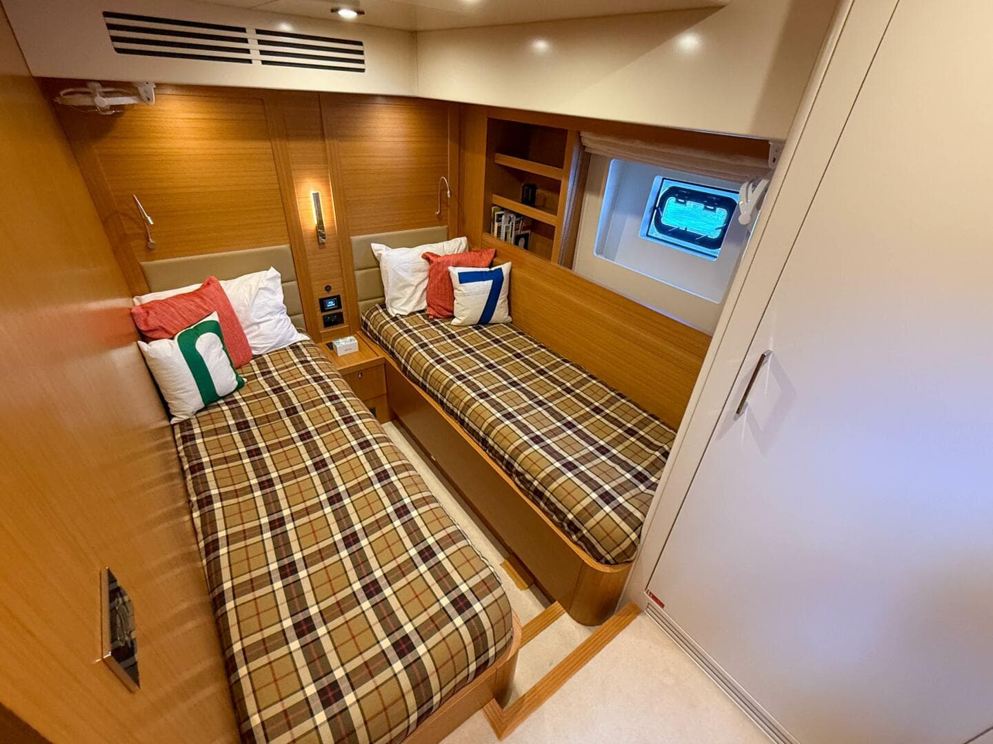 2020 Sirena 58 Coupe — photo 12