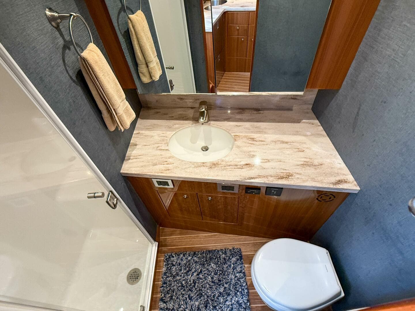 2019 Viking 38 Billfish — photo 13